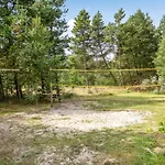 Semesterbostad Ellanor - 1km From The Sea By Interhome