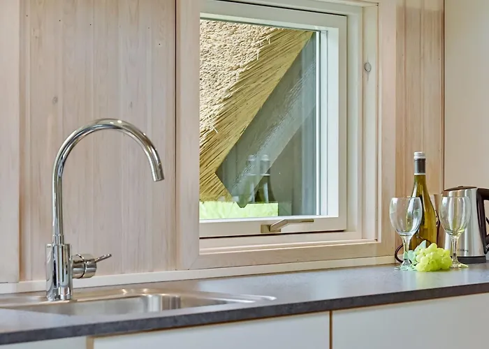 Ellanor - 1km From The Sea By Interhome Nyaraló