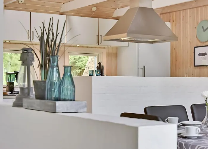 Ellanor - 1km From The Sea By Interhome