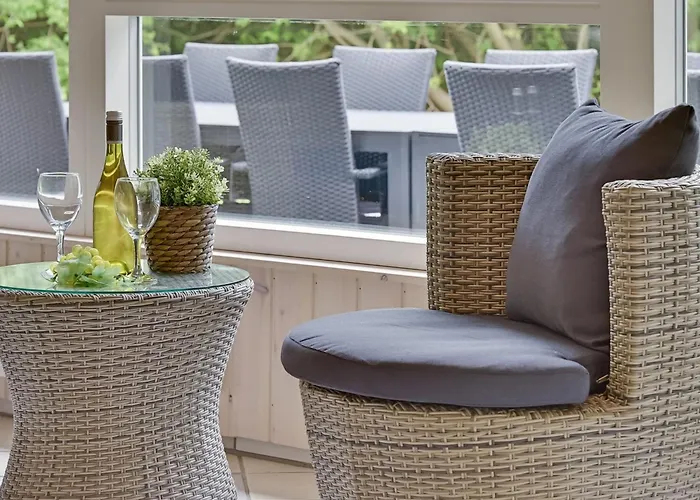 Ellanor - 1km From The Sea By Interhome Nyaraló