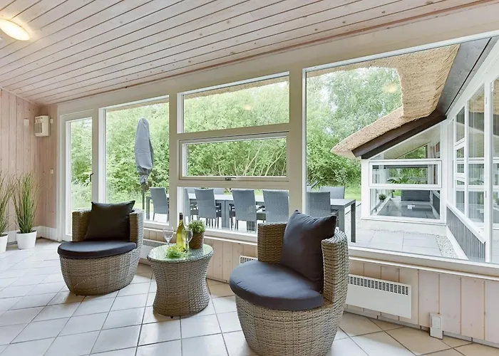 Ellanor - 1km From The Sea By Interhome Nyaraló